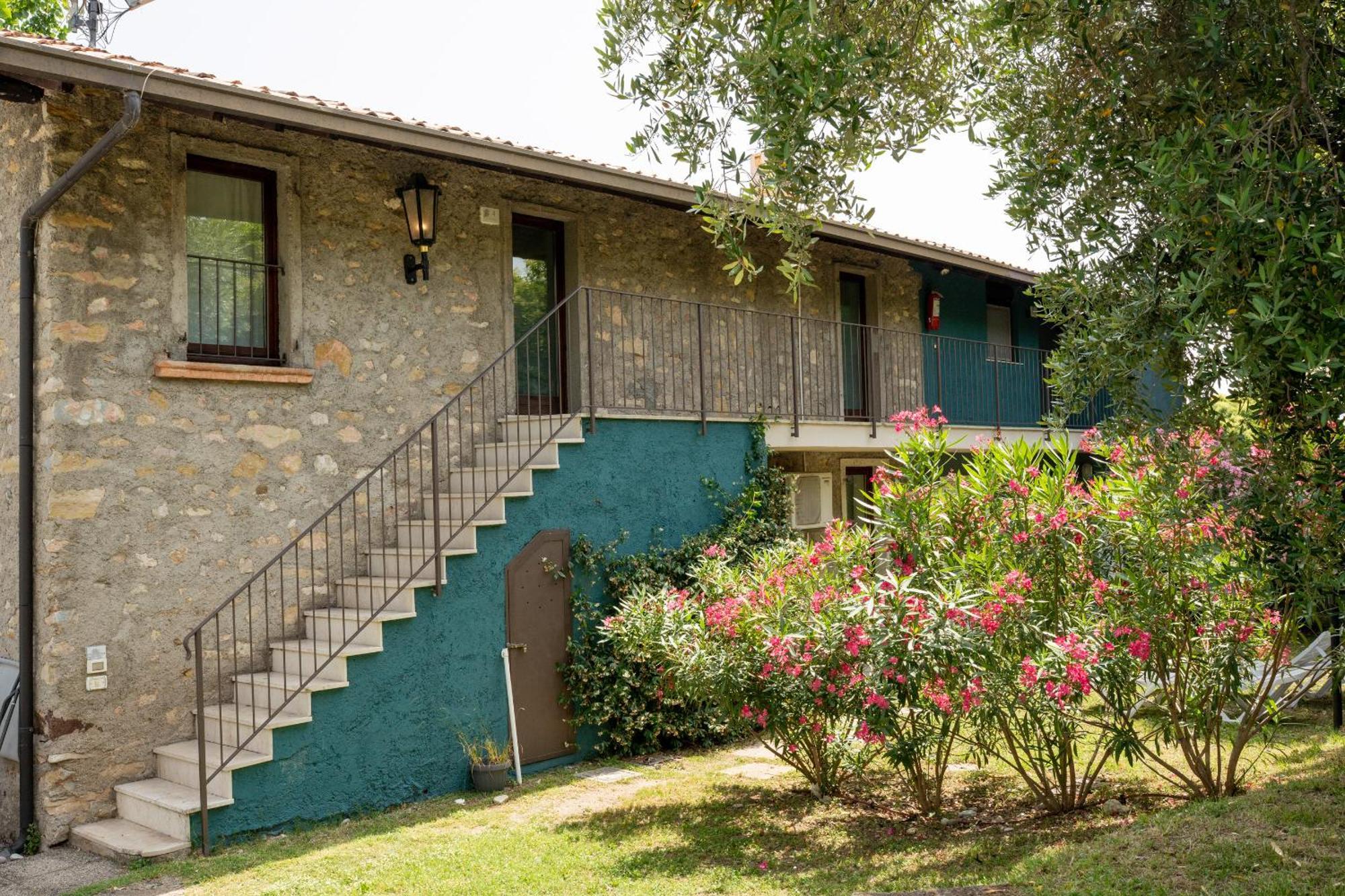 Sivinos Camping Boutique 马内尔巴 外观 照片