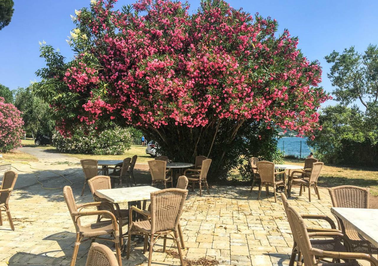 Sivinos Camping Boutique 马内尔巴 外观 照片